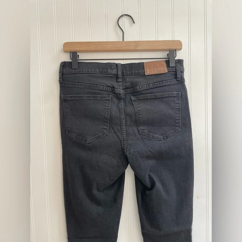MADEWELL Mid-Rise Roadtripper Skinny Jeans in Black Wash Denim Size 28